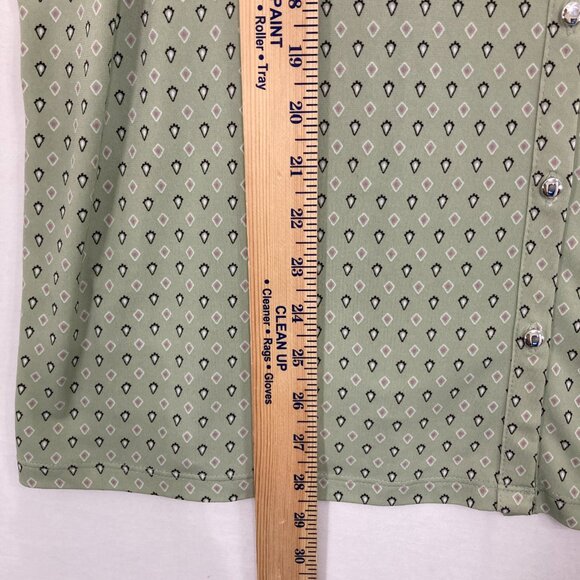 Croft & Barrow size 1X Green Sage Geometric Print Stretch Short Sleeve Button Up - Picture 5 of 9